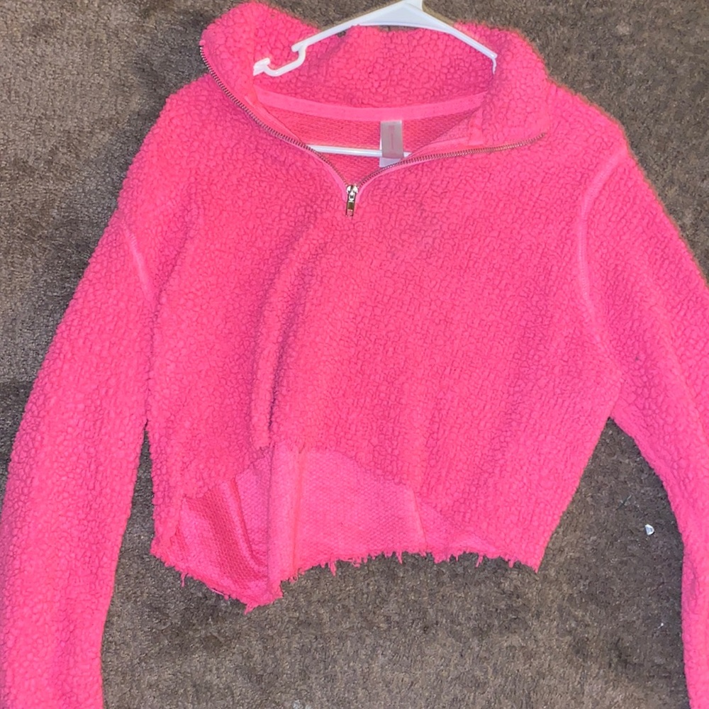 Hot pink cropped long sleeve pullover